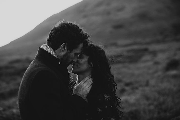 10-romantic-outdoor-engagement-session