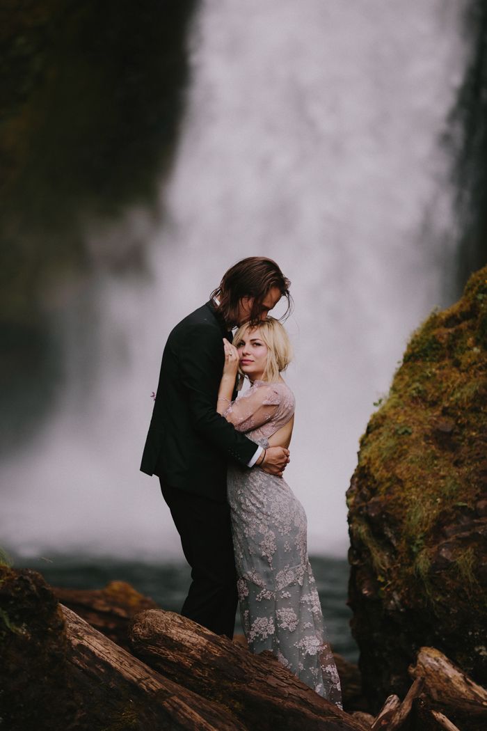 11-stunning-mountain-wedding-waterfall