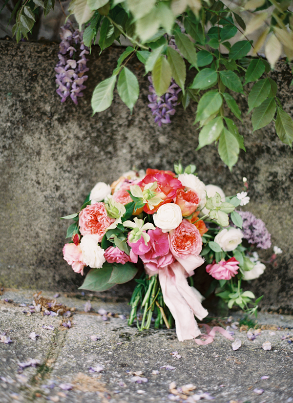 12-bright-spring-wedding-bouquet