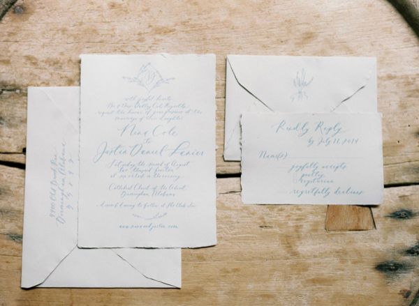 12-organic-blue-white-calligraphy-invitations-abany-bauer