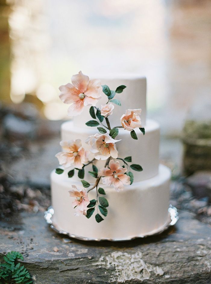 19-peach-green-white-spring-wedding-cake
