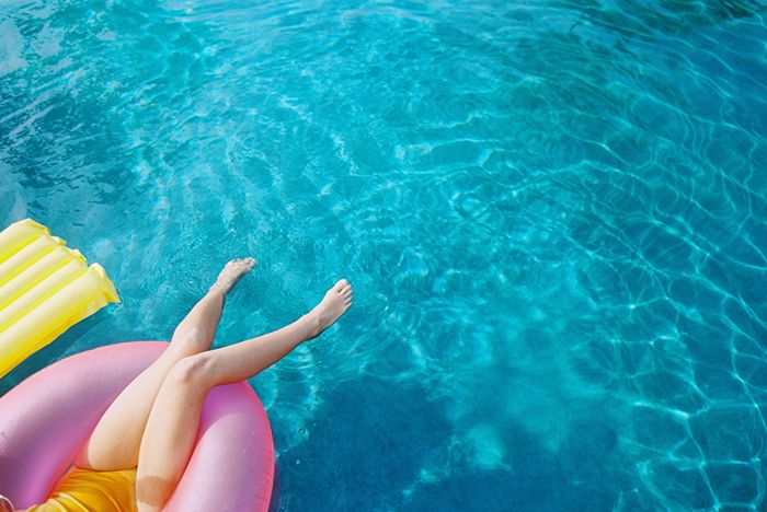 19-summer-pool-wendy-laurel
