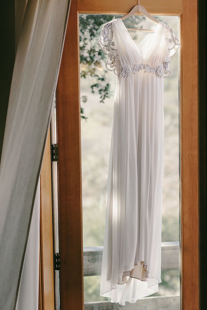 2-delicate-rue-de-seine-wedding-gown