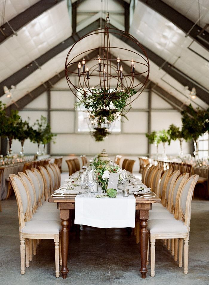 29-sophisticated-barn-reception