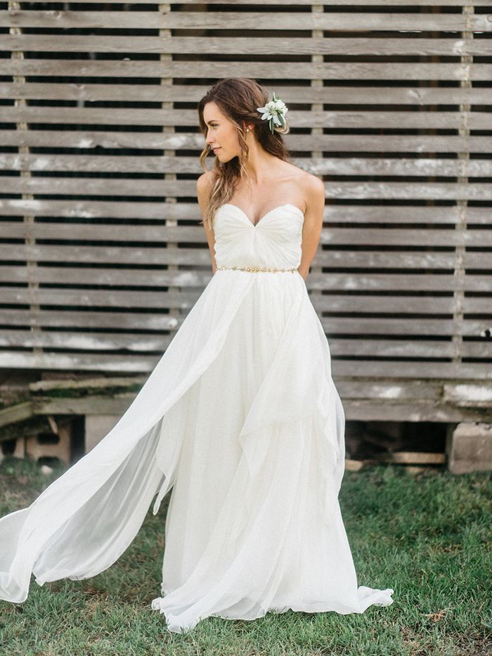 3-simple-elegant-wedding-gown