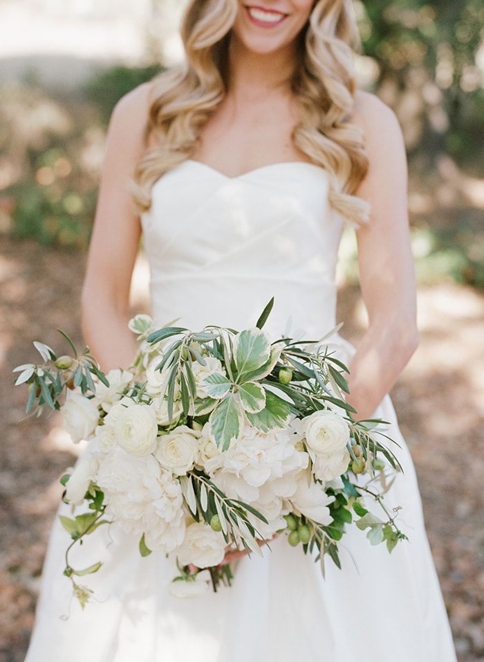 3-white-bridal-bouquet-greenery
