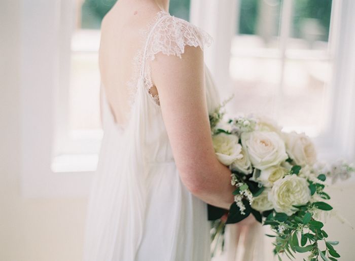 4-delicate-lace-white-green-wedding