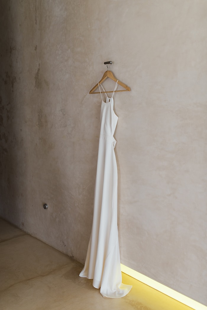 4-simple-white-halston-wedding-dress