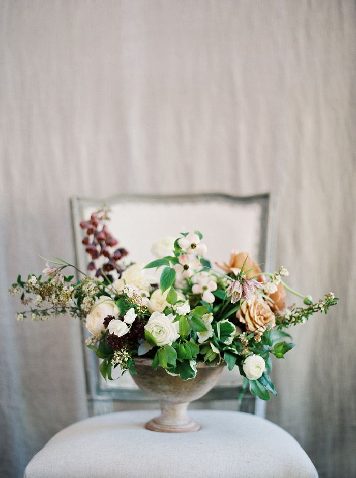 4-soft-green-white-peach-wedding-florals