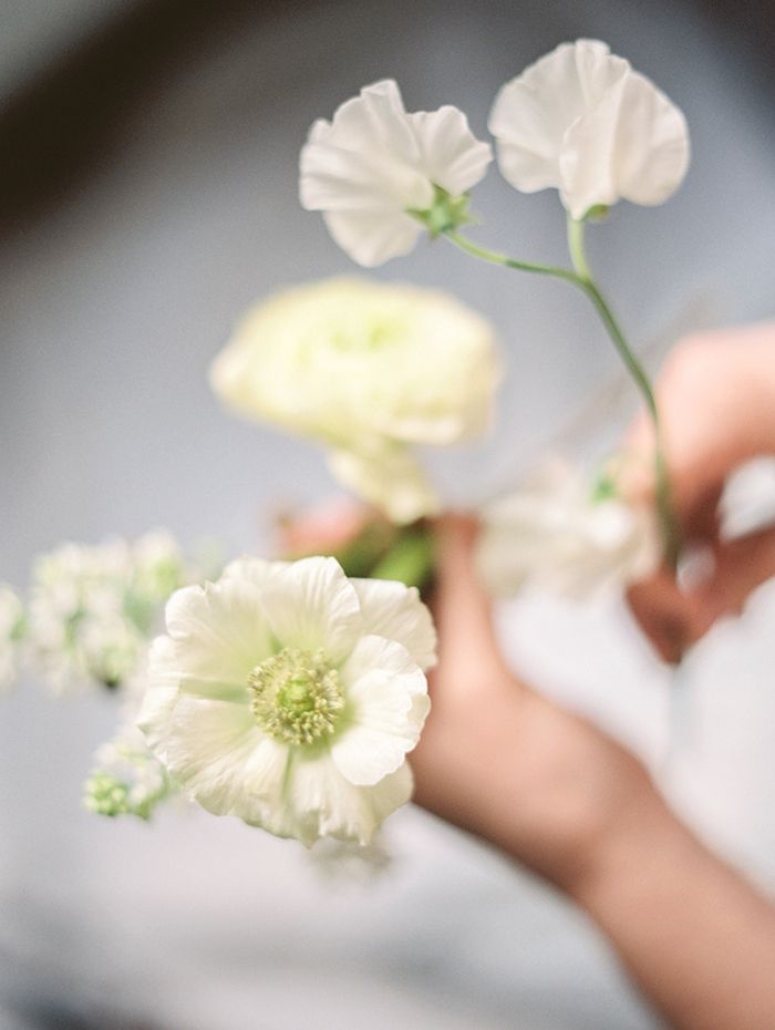 4-white-flowers-wedding