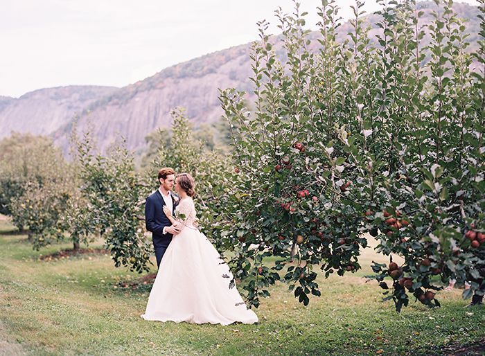6-elegant-fall-outdoor-orchard-wedding