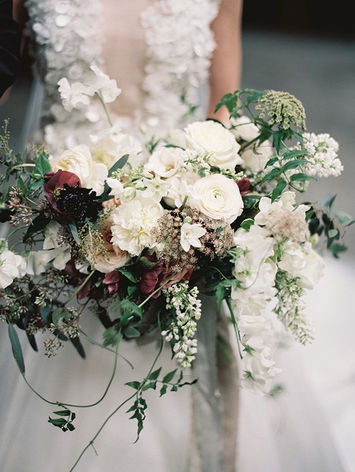 8-lush-organic-bridal-bouquet