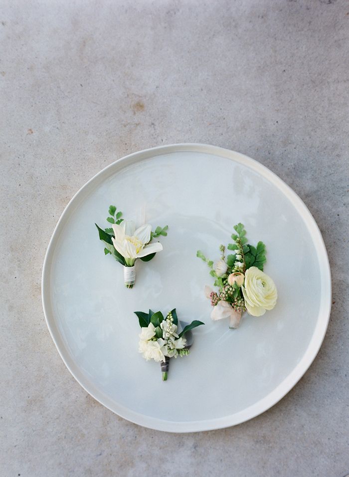 9-white-ranunculus-wedding-floral