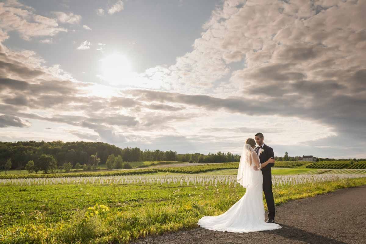Chapiteau-Le-Vignoble-wedding-Groupe-Madison-Pixelicious-Montreal-Wedding-Photographer-001