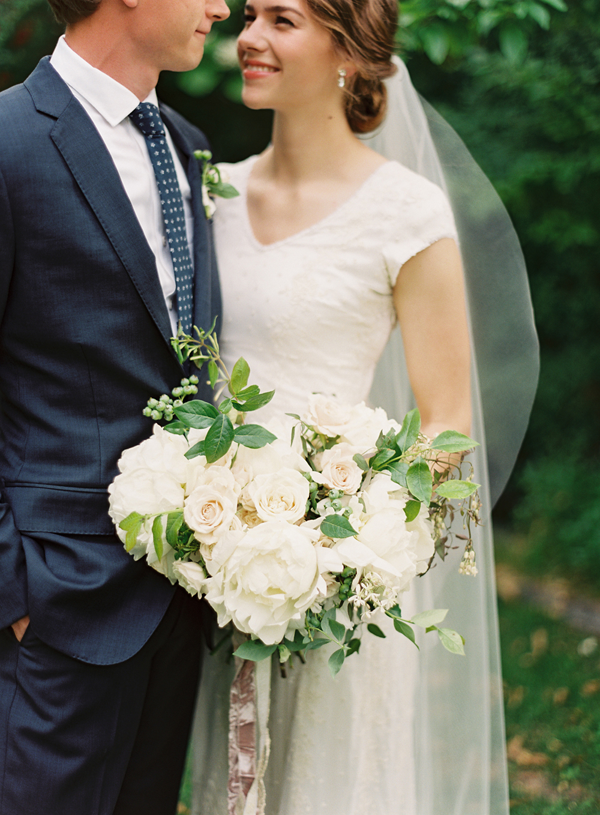 ashley-beyer-wedding-bouquet-ideas