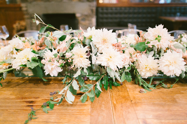 dahlia-wedding-flowers