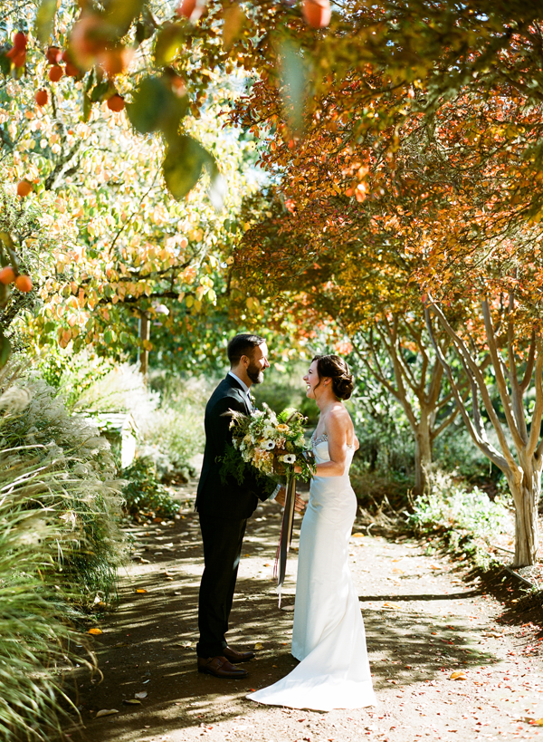 elegant-orange-green-fall-wedding-colors