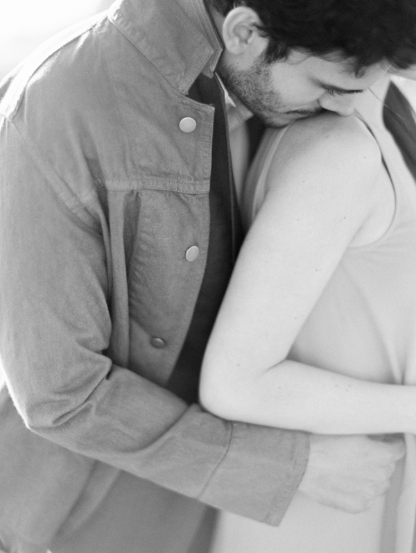 engagement-photography-ideas-black-and-white