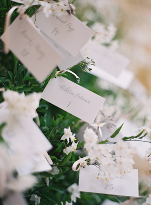 flower-wedding-escort-cards