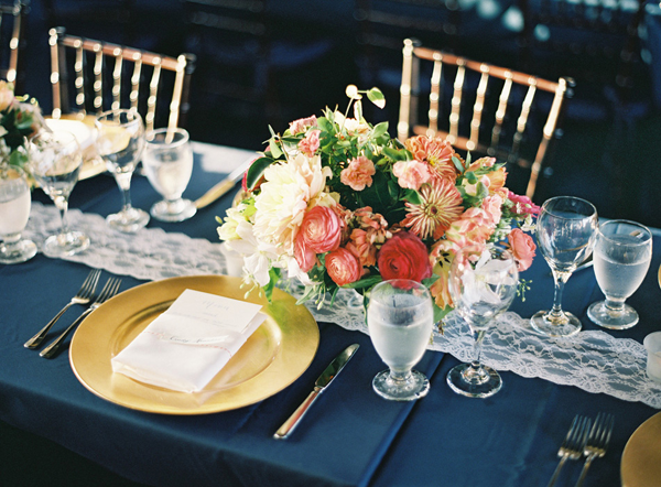 gold-and-navy-wedding-ideas