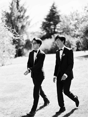 groomsmen-outfits-natural-wedding