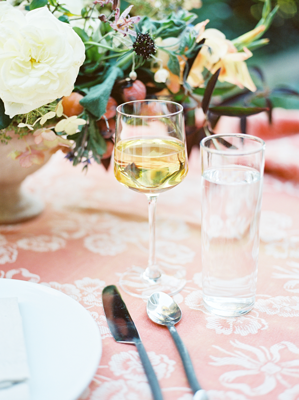 kelly-perry-weddint-tablescape