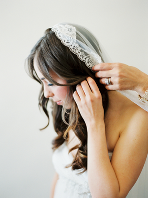 lace-trimmed-antique-wedding-veil