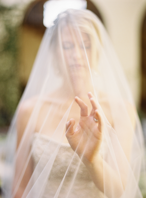long-sheer-wedding-veil