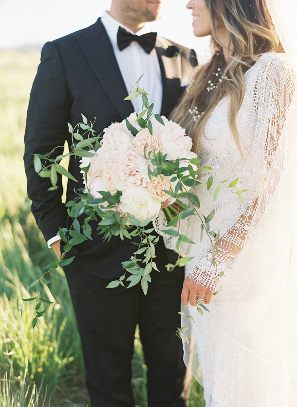 luscious-and-wild-wedding-bouquet