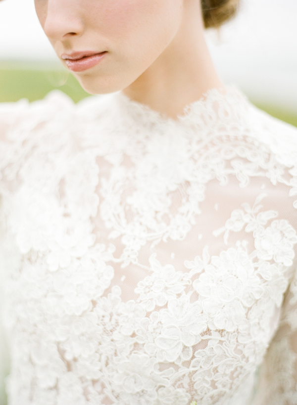 modest-lace-elegant-wedding-dress-ideas