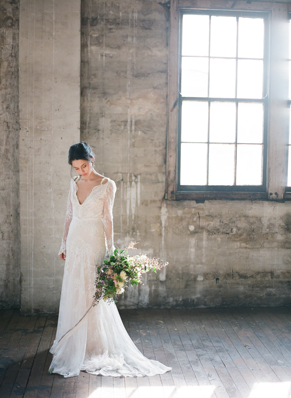 natural-elegant-wedding-lace-dress