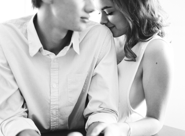 natural-engagement-photos-sweet-soft-genuine
