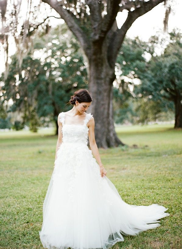 new-orleans-french-quarter-wedding-bride-lace-flower-dress