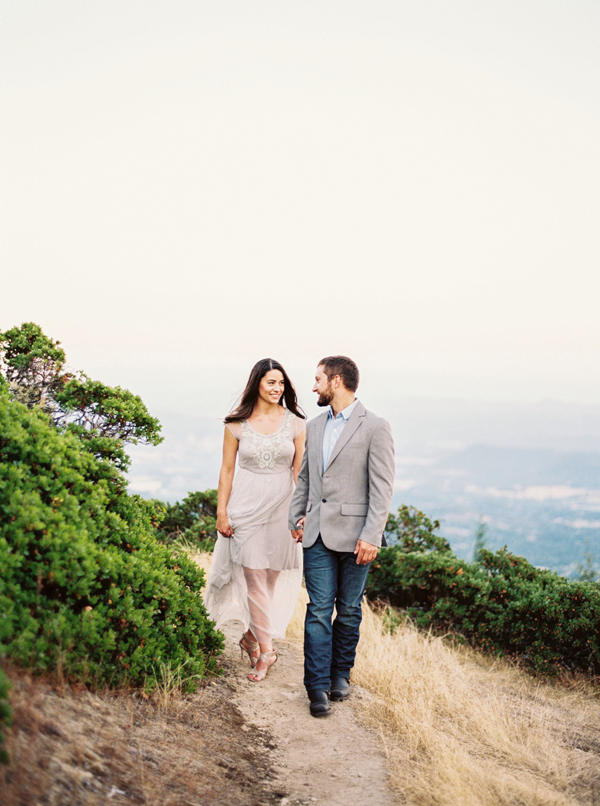 organic-outdoor-engagement-photography-ideas