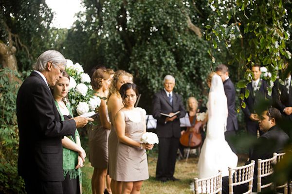 outdoor-ceremony-officiant