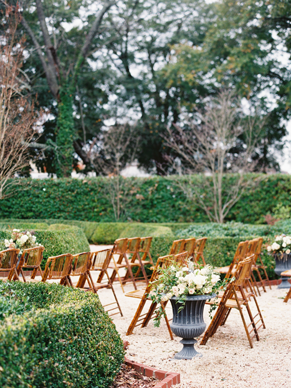 outdoor-garden-fall-ceremony-wedding-ideas
