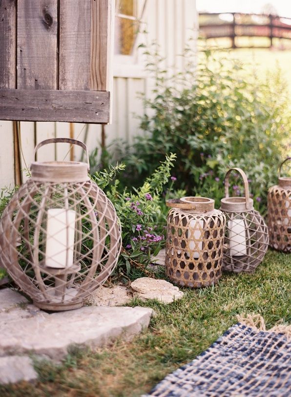 outdoor-wedding-reception-decorations-wire-candle-lanterns