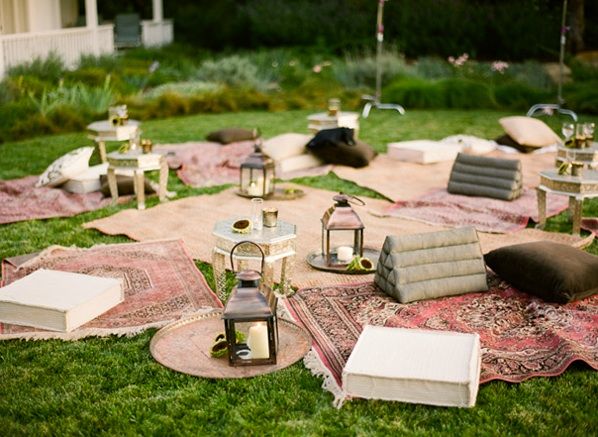 rustic-Ojai-garden-wedding-reception-decor-lanterns-rugs