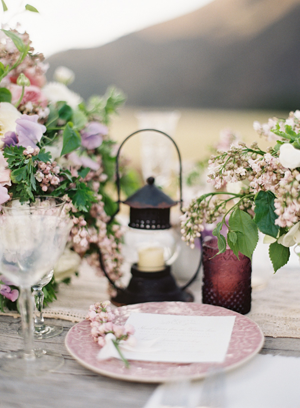 rustic-lilac-wedding-reception-table-ideas