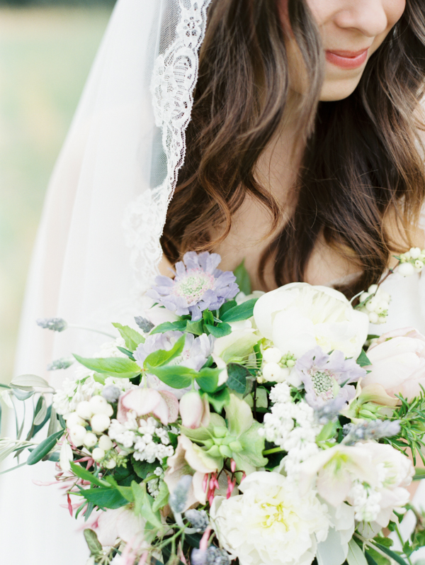 rustic-wildflower-wedding-bouquet