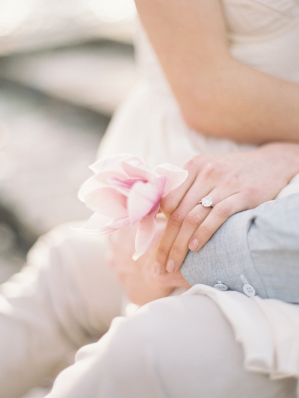 simple-natural-outdoor-engagement-session