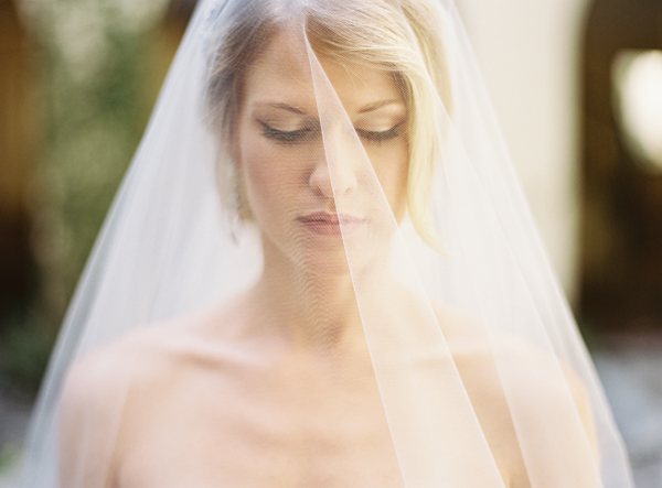 soft-elegant-simple-wedding-veil
