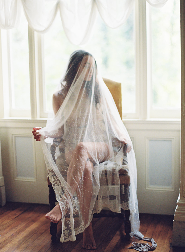 vintage-full-length-polka-dot-wedding-veil
