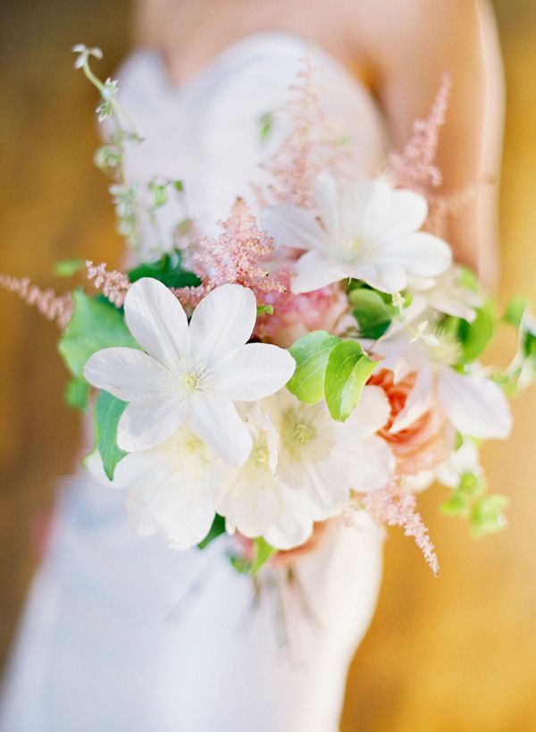 wedding-decoration-signage-bride-bouquet