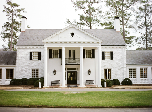 white-colonial-house-wedding
