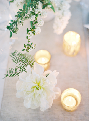 white-wedding-candle-ideas