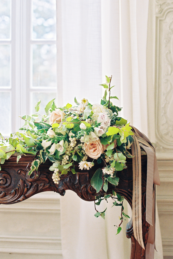 winter-green-wedding-wedding-bouquets