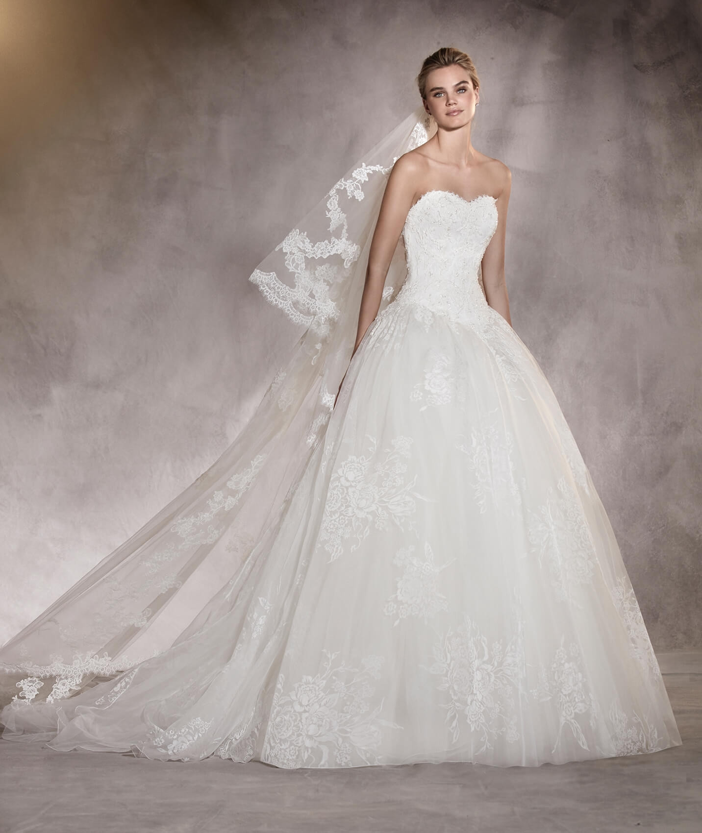 ARETA (Pronovias) | PreOwned Wedding Dresses