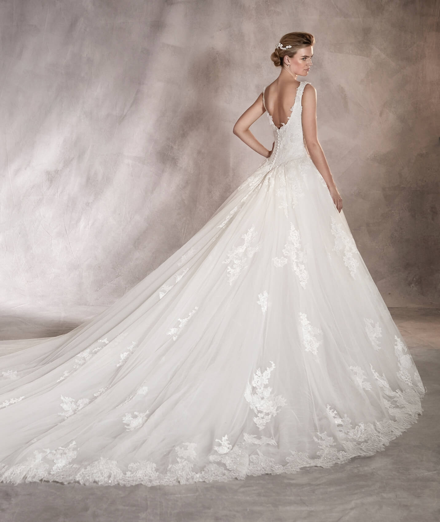 ARGENTINA (Pronovias) | PreOwned Wedding Dresses